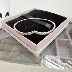 Pulsera rígida Pandora hueso de la suerte con zirconias