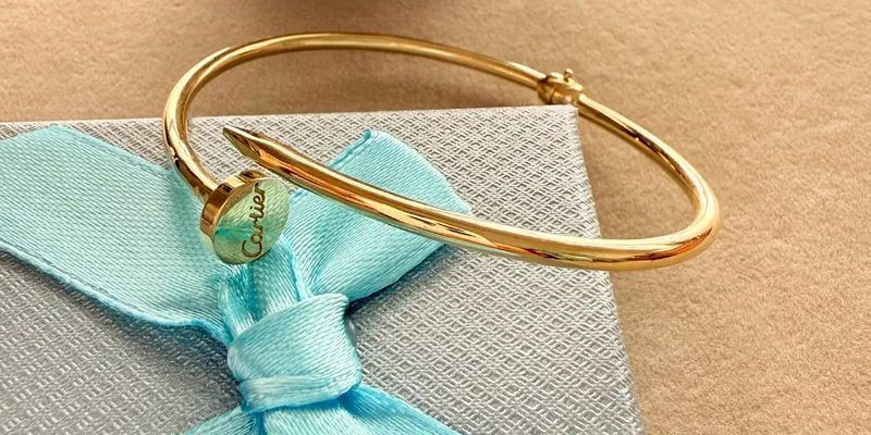 Pulso Clavo Cartier oro 10 k 