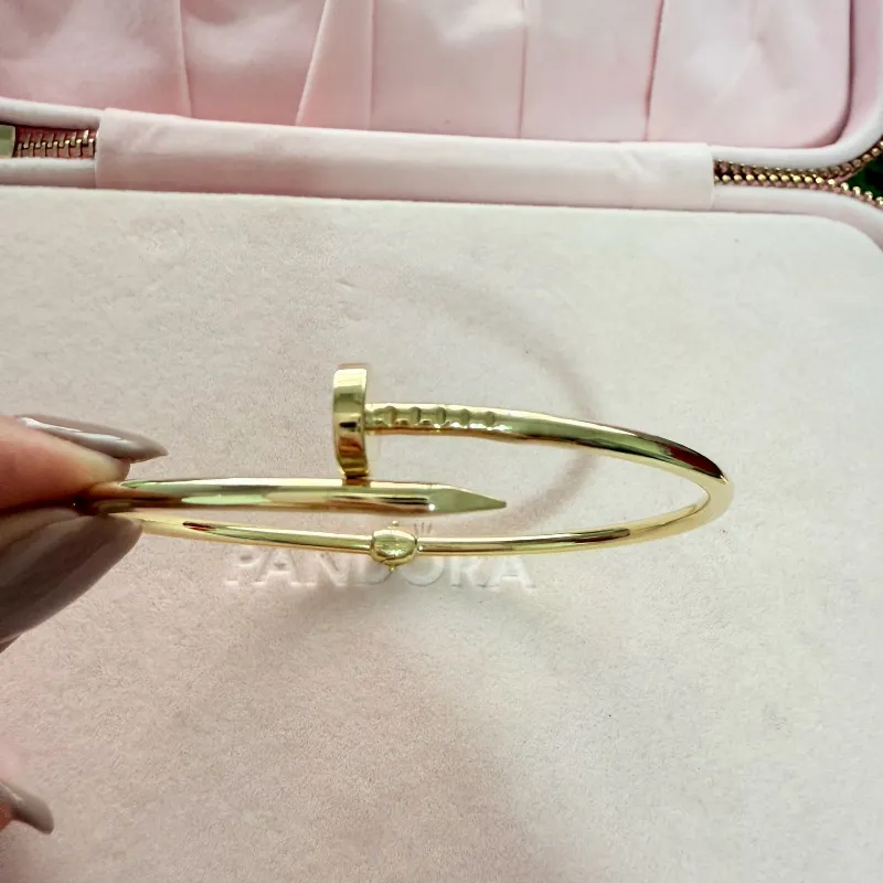 Pulso Clavo Cartier oro 10 k 