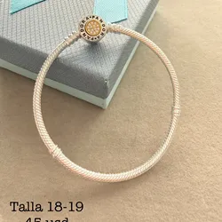 Pulso flexible cierre clásico centro dorado