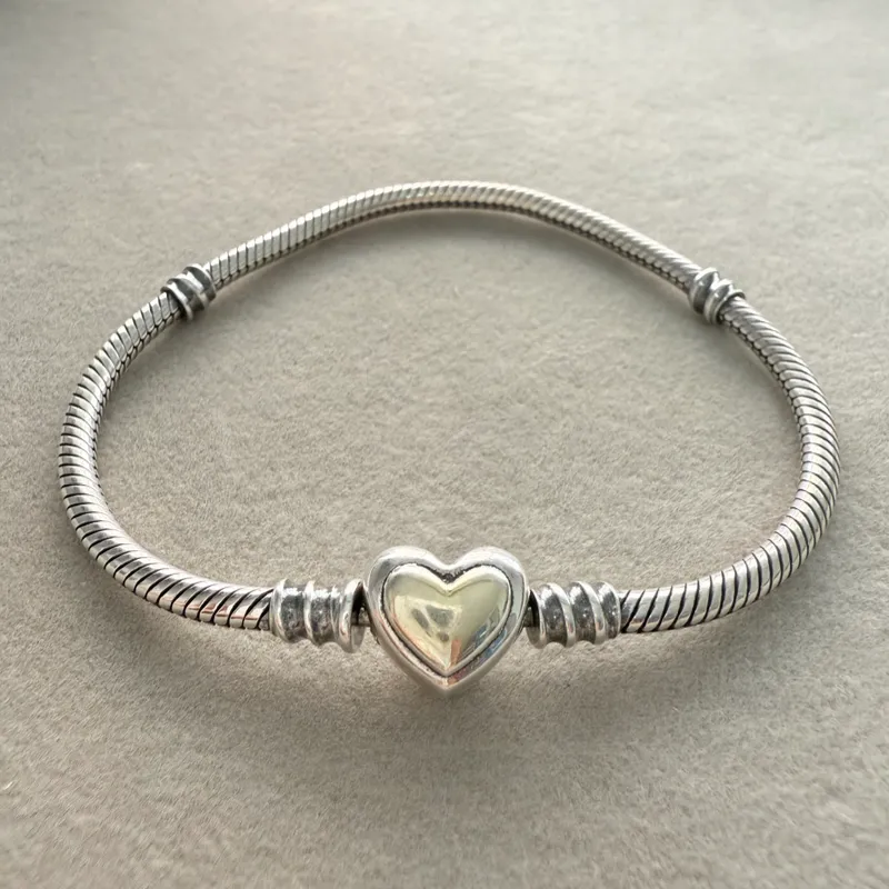 Pulso Flexible Pandora corazón dorado 