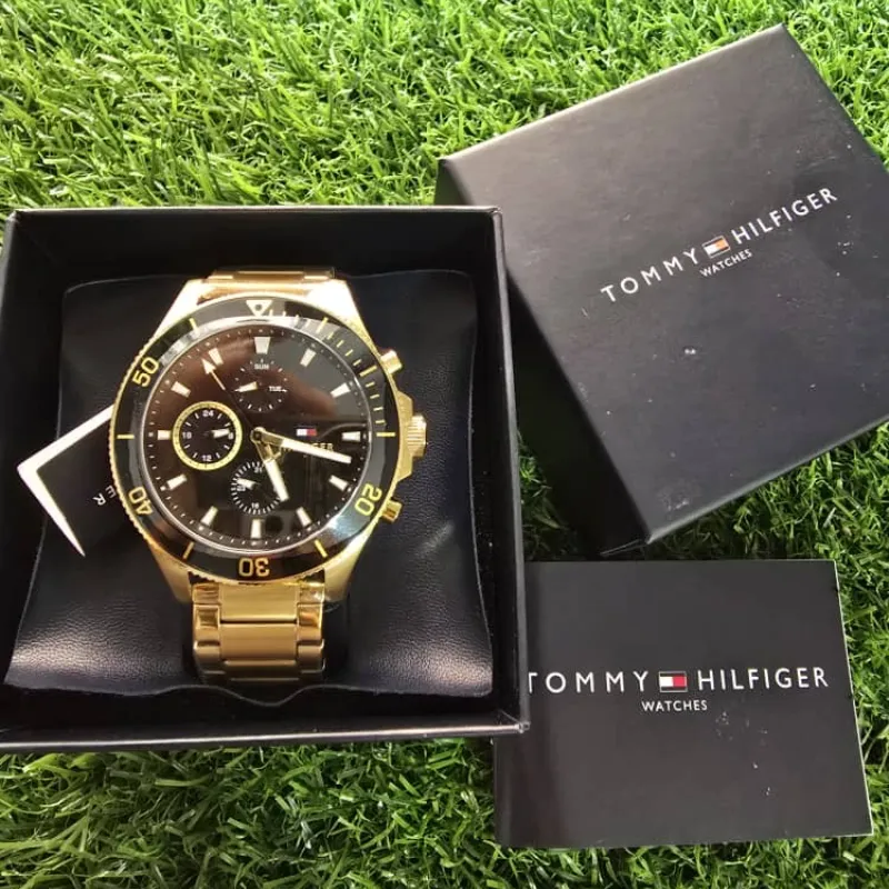 TOMMY HILFIGER 