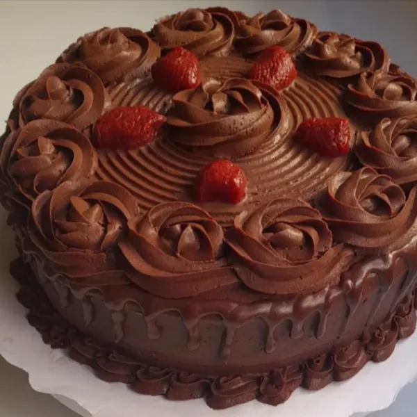 Holaa Somos Laurenti&EdCakes
Bienvenido/a A Nuestro Catálogo
Elaboramos Cakes con Panetelas de Vainilla ,Huevos Naturales entre otros ingredientes
♤ Forma de Pago Usd o Mn al cambio ,
Mlc y Vía Zelle
♤ Trabajamos por Encargo desde 3 dias antes de su fecha hasta un mes de antelación
♤ Tenemos Cakes Disponibles algunos días a la semana
♤ Personalizamos su Cake y Dulces
♤ Se paga la mitad del dinero con anticipo
♤ Relleno Disponible :
Crema de Chocolate