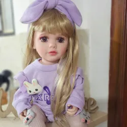 Muñeca realista con movimiento