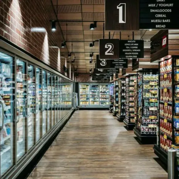 Tienda de ropa, accesorios, productos de belleza y del hogar.