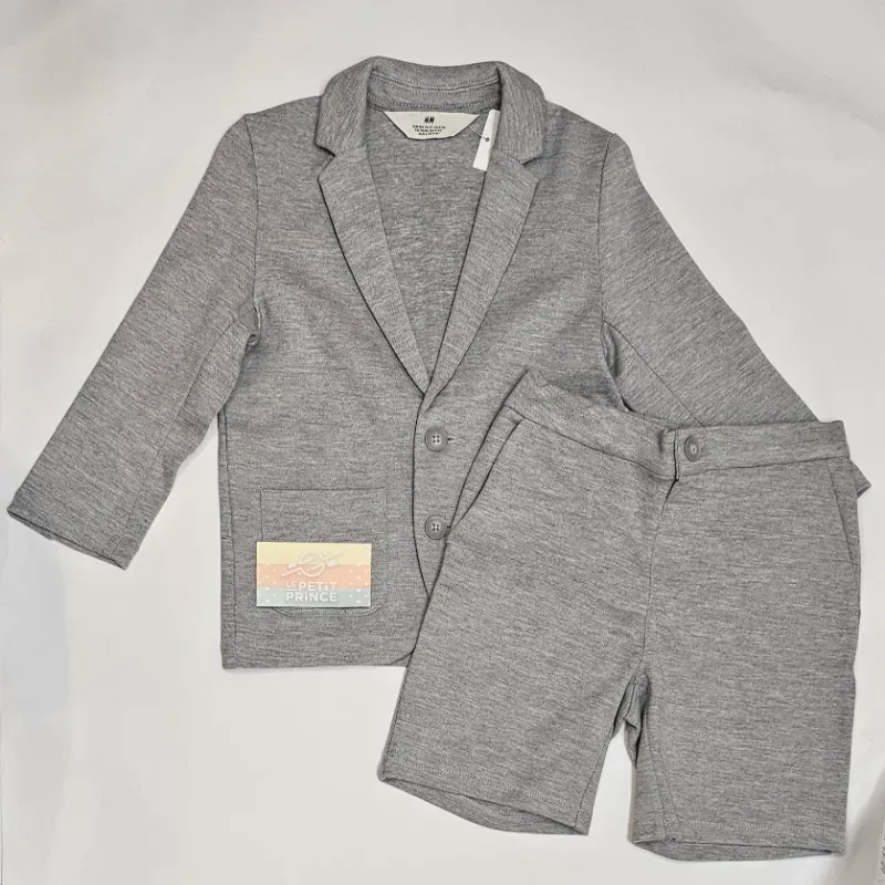 Conjunto gris chaqueta/short H&M