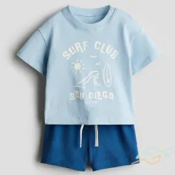 Conjunto pullover y bermuda azul H&M