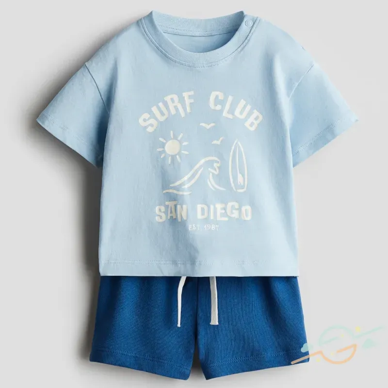 Conjunto pullover y bermuda azul H&M