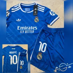 Equipación del Real Madrid azul (Mbappé)