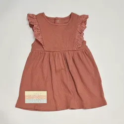 Vestido naranja con peto KIABI