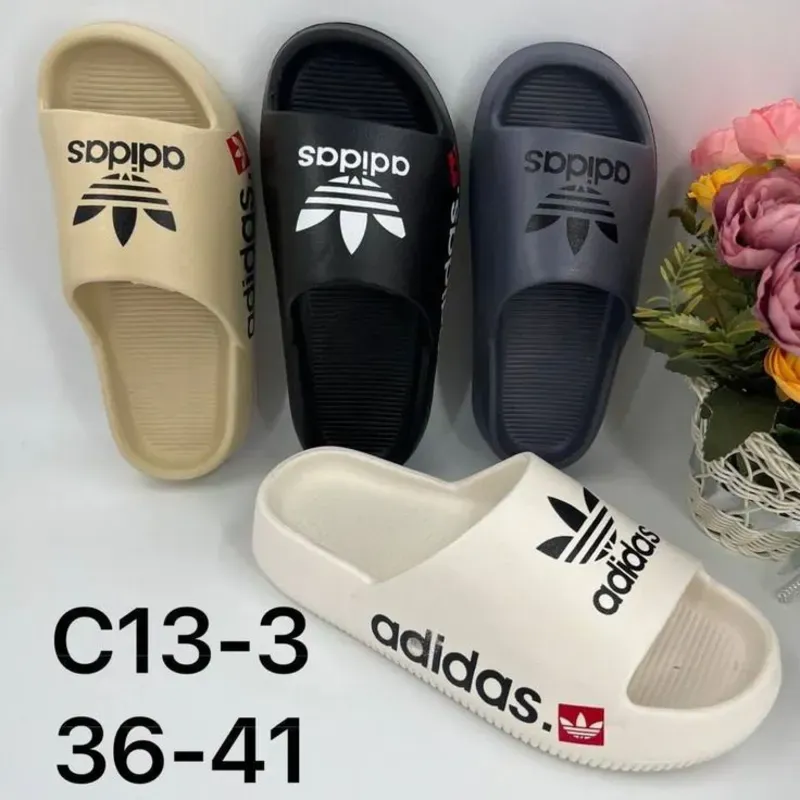 Chancletas de baño. Adidas 