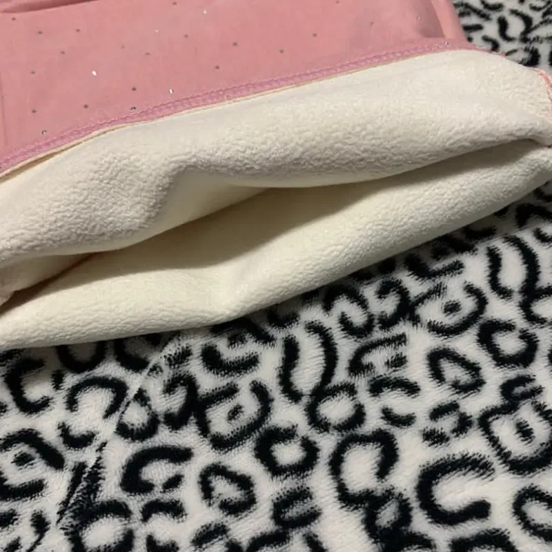 Pantalón estilo mono d algodón x dentro con brillo.