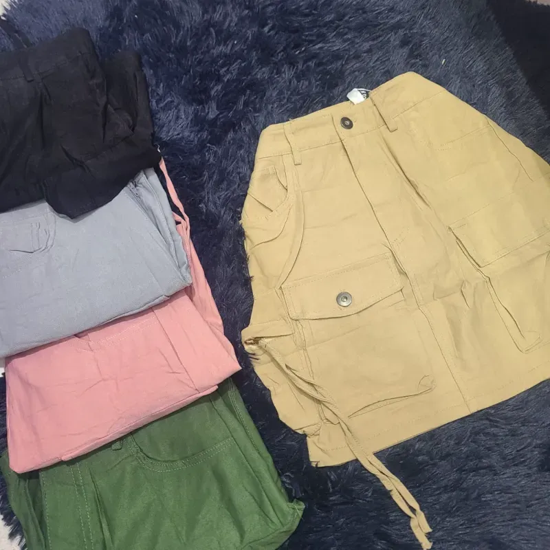 Sayas cargo de mezclilla elastizada.