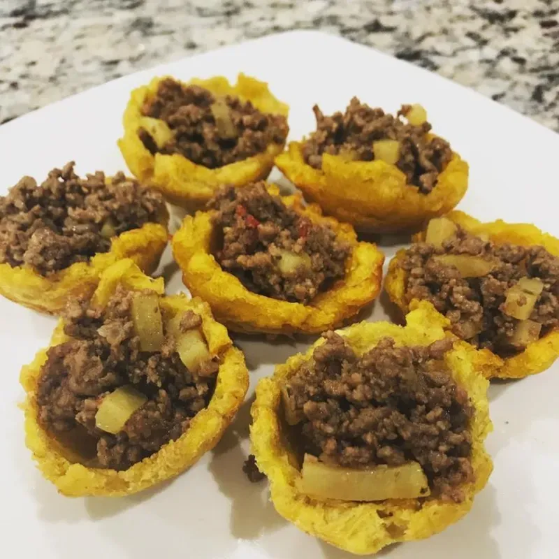 Tostones Rellenos de Picadillo