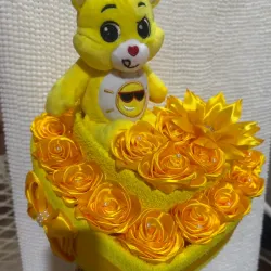 Caja de corazón con osito del cariño amarillo