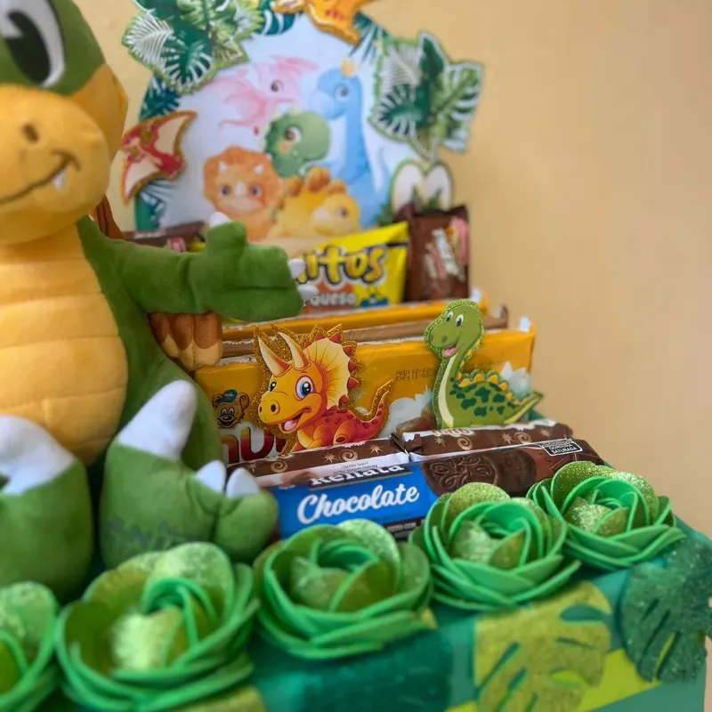 Caja de regalo con la temática de dinosaurio 