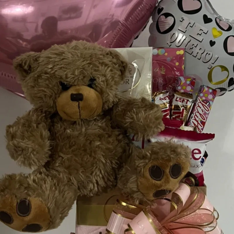 Caja de regalo con peluche #2