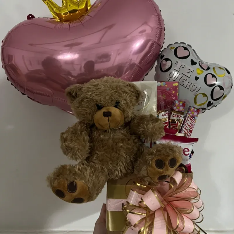 Caja de regalo con peluche #2