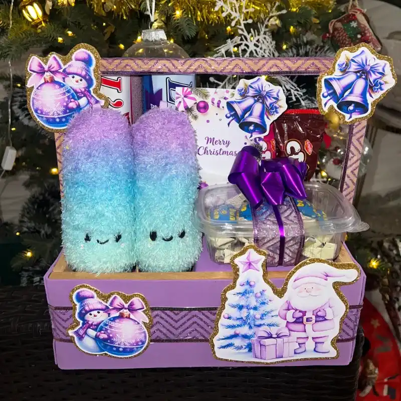 Caja de regalo en morada