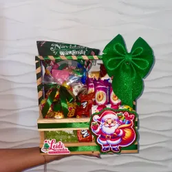 Caja de regalo navideña en verde