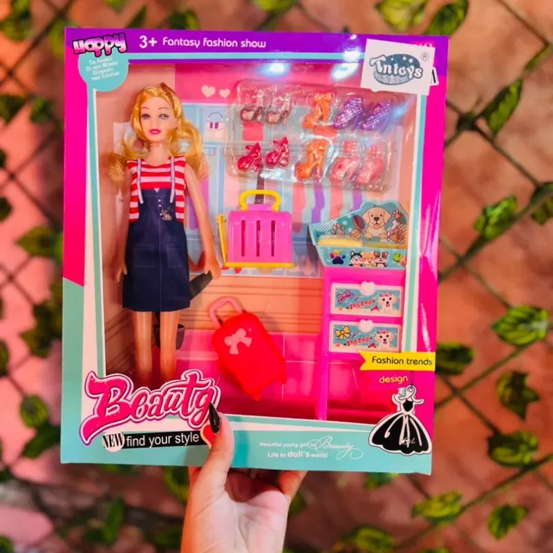 Caja von barbie y sus accesorios 