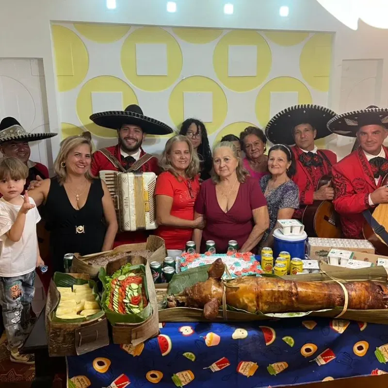 Cena para 25 personas