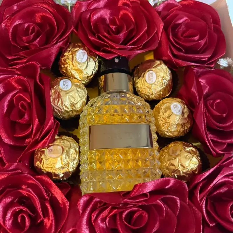 Caja de regalo dorada