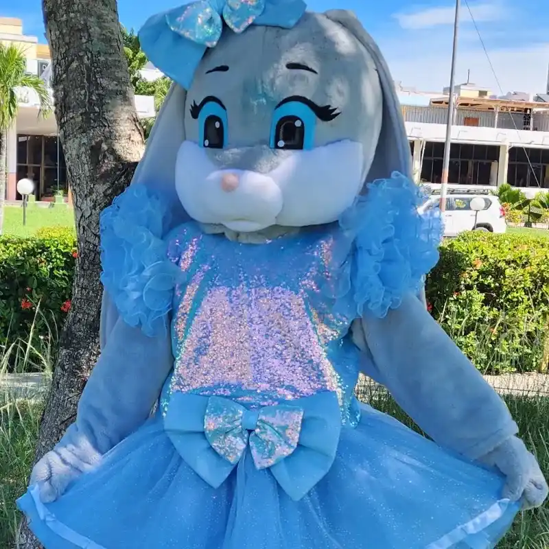 Coneja Cloe en azul 