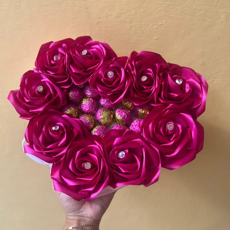 Corazón con bombones rosado fucsia 
