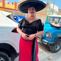 Dama, mariachi solista
