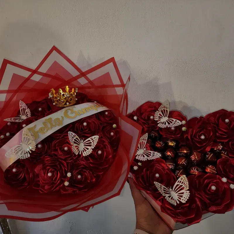 Juego buchón con corazón con rosas eternas 
