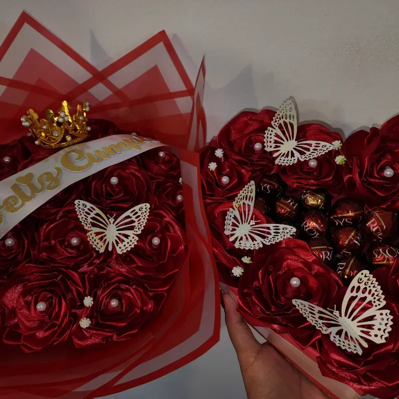 Juego buchón con corazón con rosas eternas 