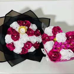 Juego de ramo buchón y 🤍 ❤️con bombones en rosa fucsia y blanco