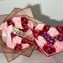 Juego de ramo buchón y 💗 con bombones en rosa