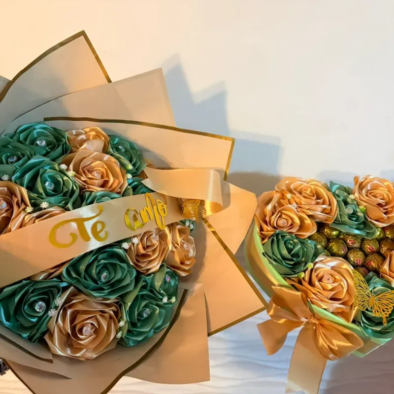 Juego de ramo buchón y corazón con bombones en dorado y verde