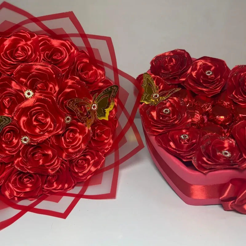 Juego de ramo y ❤️ con bombones en rojo
