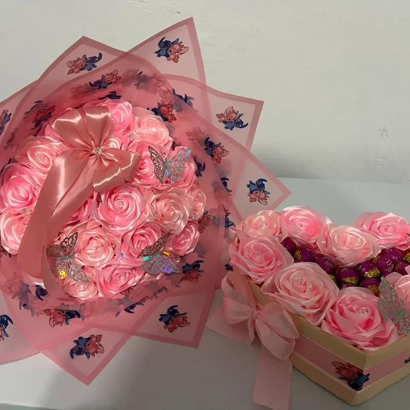 Juego de ramo y corazón con bombones con papel temático