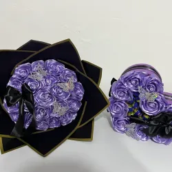 Juego de ramo y corazón con bombones en morado
