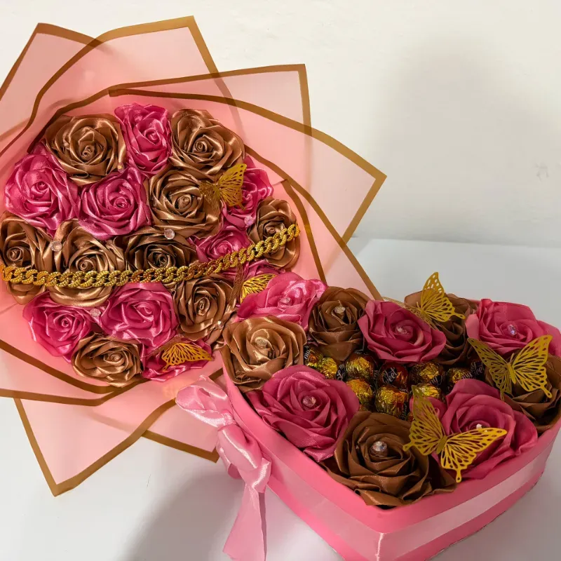 Juego de ramo y corazón con bombones en rosado