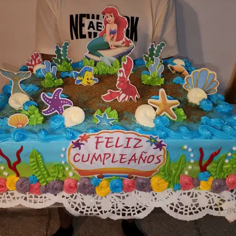 Kake capuchino temática sirena ariel 