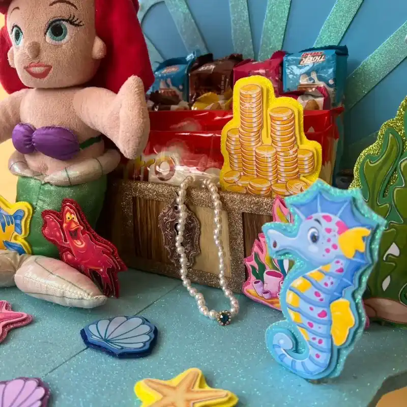 La sirenita Ariel y su cofre del tesoro