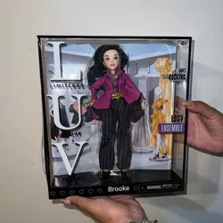 Muñeca de colección 💜🖤