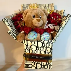 Oso en el trono Cristian Dior