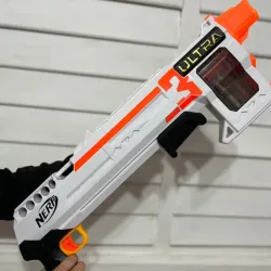 Pistola con balas de gomas a presión