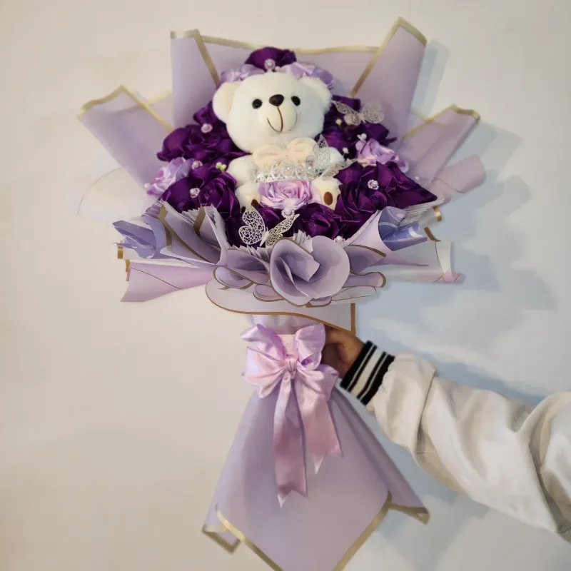 Ramo buchón morado con peluche