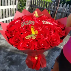 Ramo buchón rojo "Feliz Día"