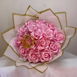 Ramo buchón rosado con corona