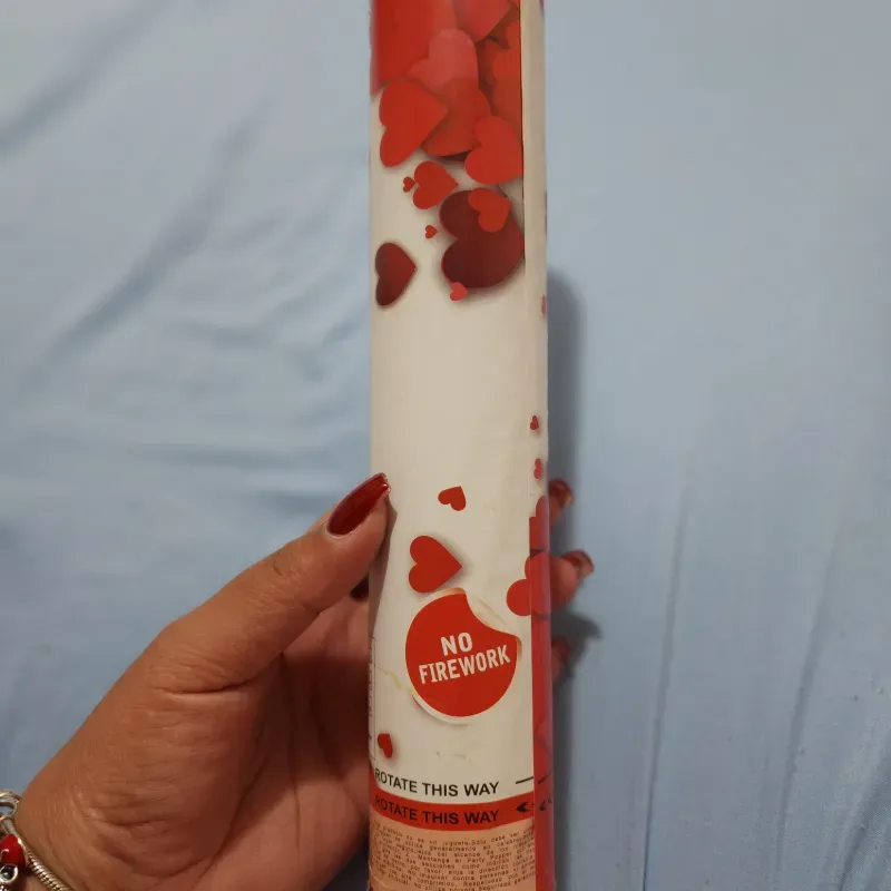 Serpentina de pétalos de rosas