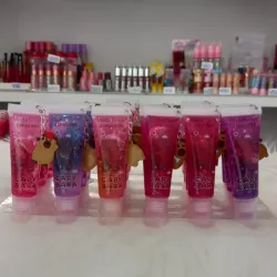 Brillos con ligero toque de glitter capibara