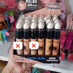 Corrector de ojeras líquido con esponja 